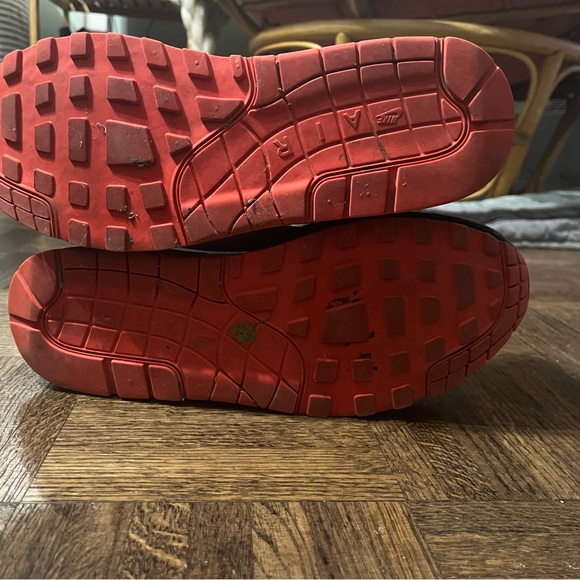 Nike Airs. - Picture 3 of 4